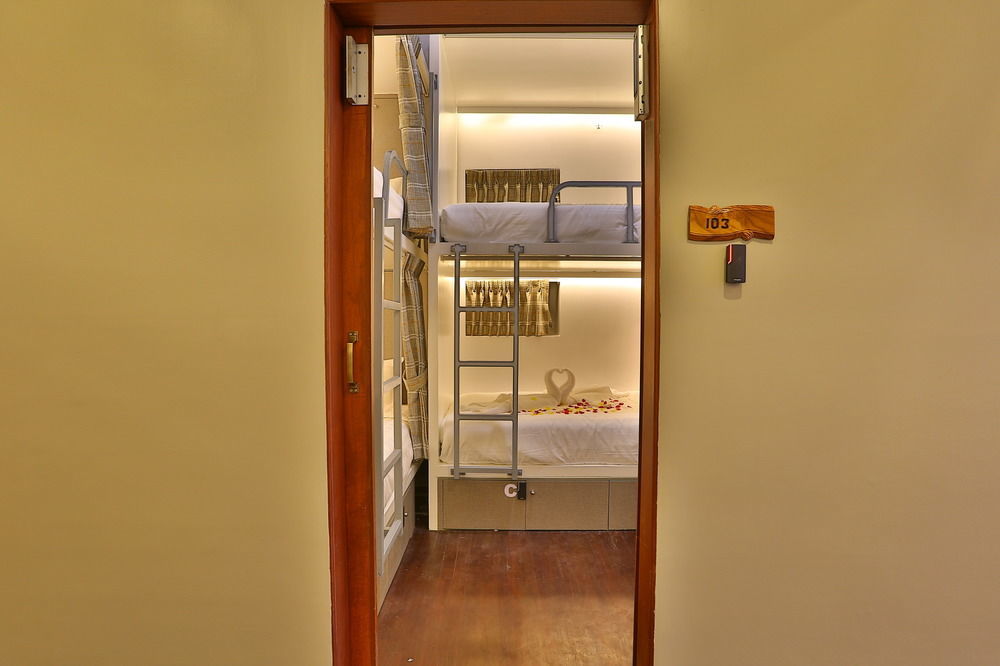 Scott @ 31St Street Hostel Γιανγκόν Εξωτερικό φωτογραφία